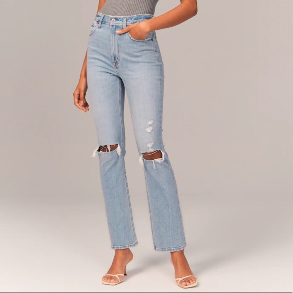 NWOT A&F Ultra High Rise Ankle Straight Jeans 29/8